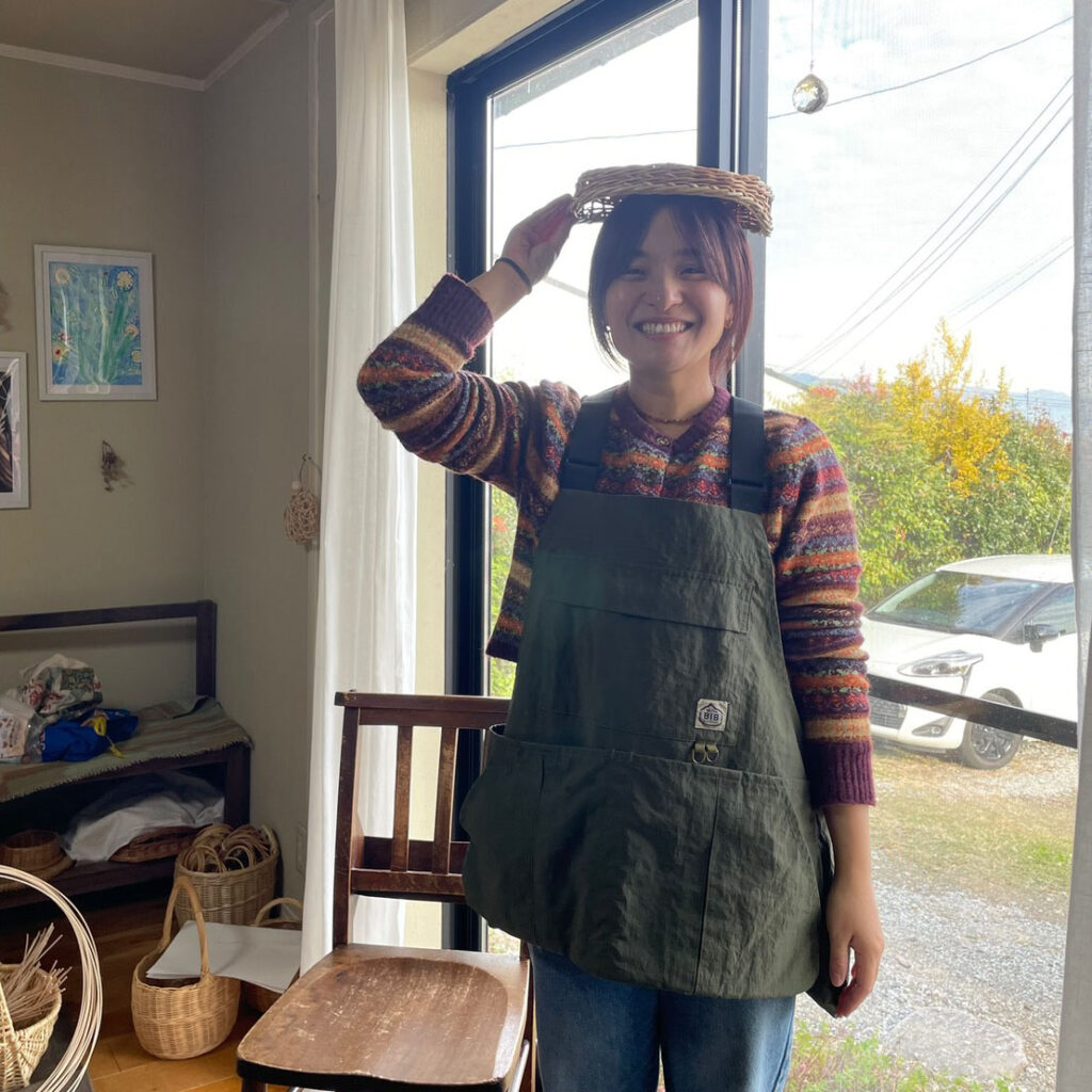 「カゴと私」_たんざわさちよの暮らしの一品_エントリエマガジン