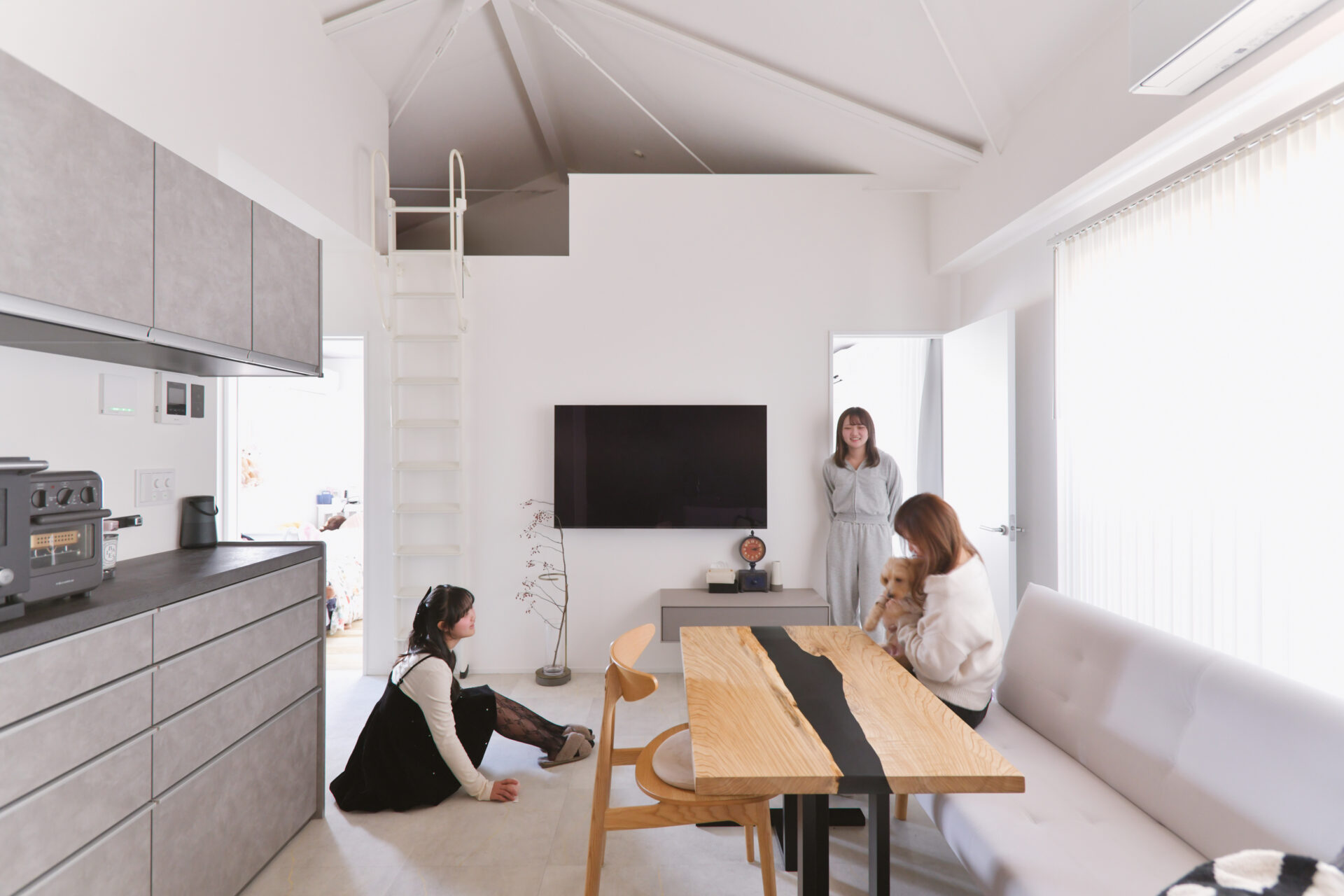 フラットに広がり、ゆるやかにつながる。家族みんなが心地よいお家。 | リノベーション事例 #97