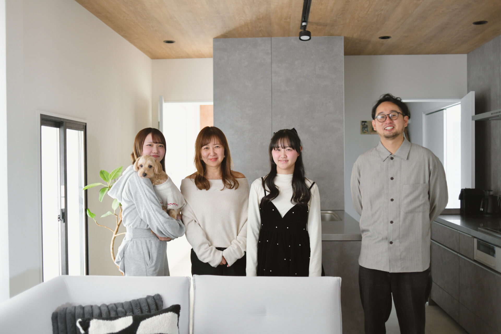 戸建て_鉄筋_リノベーション_ご家族との一枚_澤 雄太担当_エントリエ