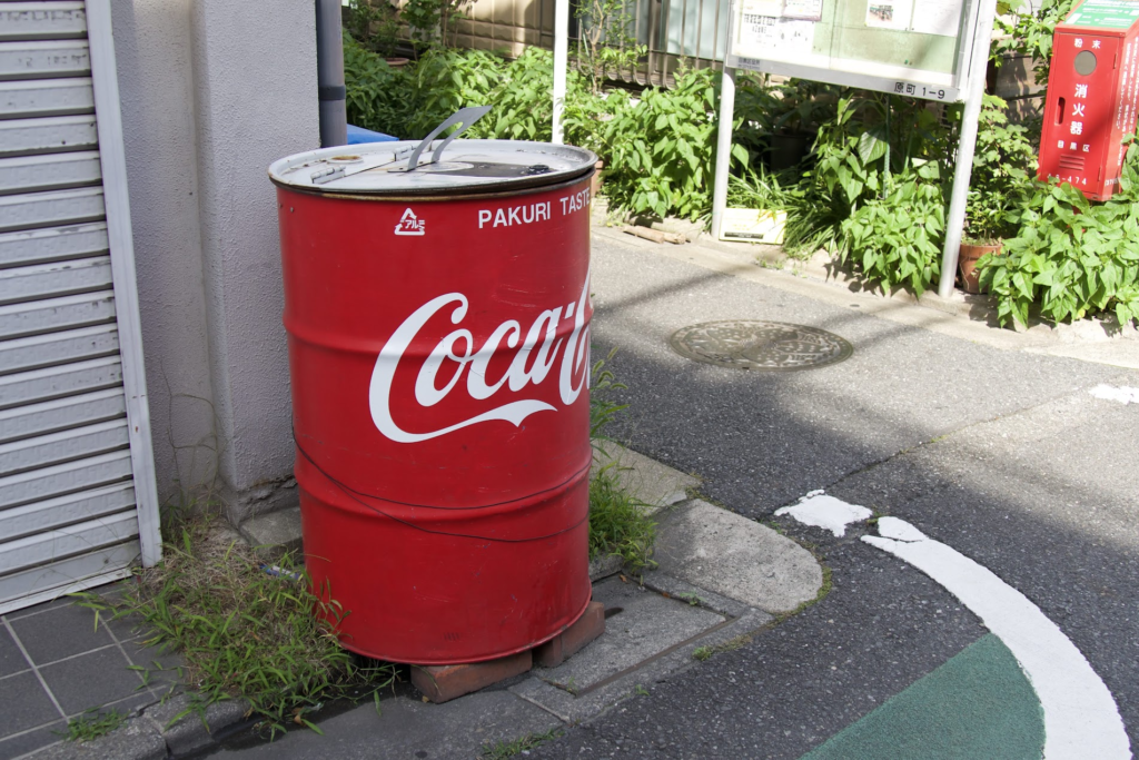 コカコーラの手作り巨大缶
