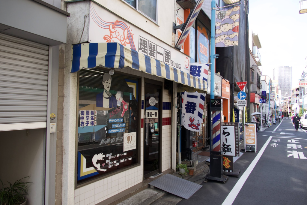 理容室に描かれた様々な図案