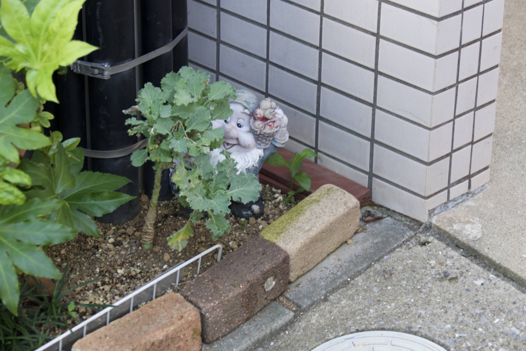 小人の置物